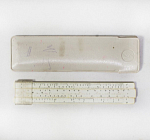 Логарифмическая линейка, в белом футляре, 1974 г